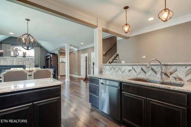 8346 Shoregate Lane, Knoxville, TN 37938