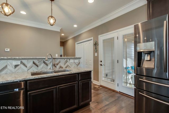 8346 Shoregate Lane, Knoxville, TN 37938