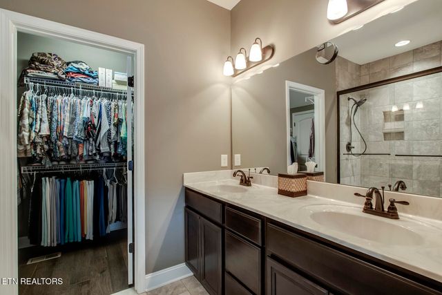 8346 Shoregate Lane, Knoxville, TN 37938