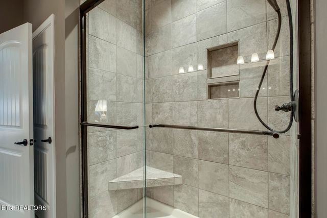 8346 Shoregate Lane, Knoxville, TN 37938