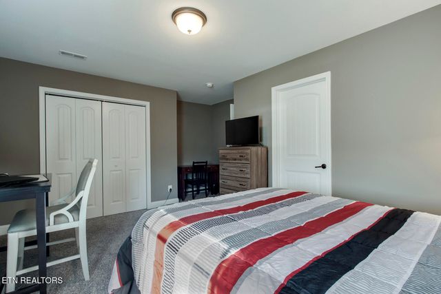 8346 Shoregate Lane, Knoxville, TN 37938