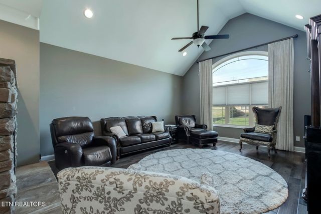 8346 Shoregate Lane, Knoxville, TN 37938