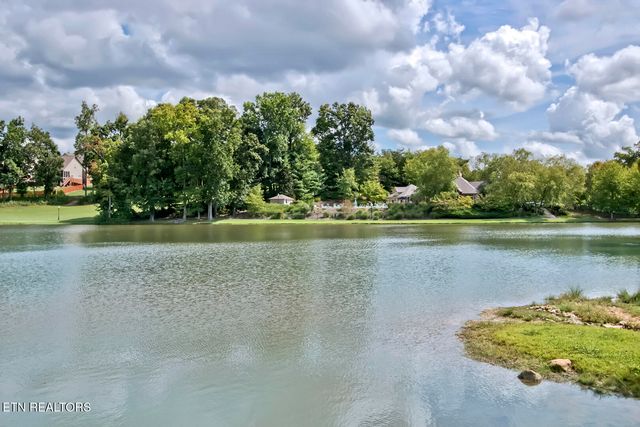 8346 Shoregate Lane, Knoxville, TN 37938