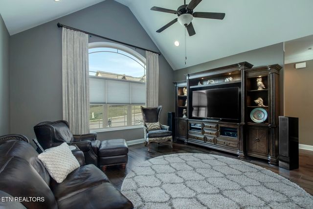 8346 Shoregate Lane, Knoxville, TN 37938