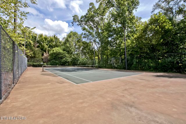 8346 Shoregate Lane, Knoxville, TN 37938