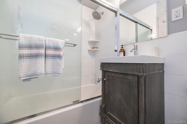 430 Shore Road 2E, Long Beach, NY 11561