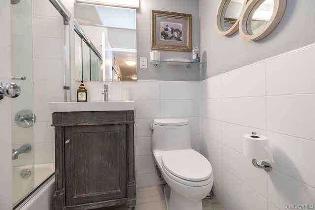 430 Shore Road 2E, Long Beach, NY 11561