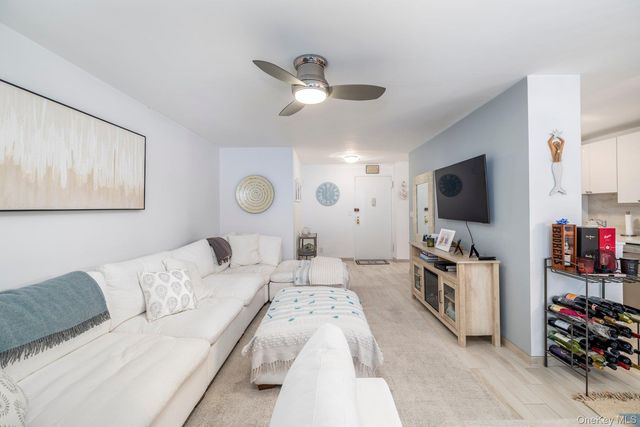 430 Shore Road 2E, Long Beach, NY 11561