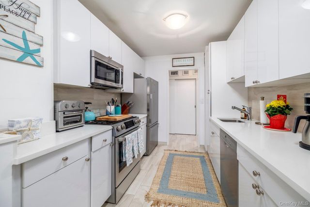 430 Shore Road 2E, Long Beach, NY 11561