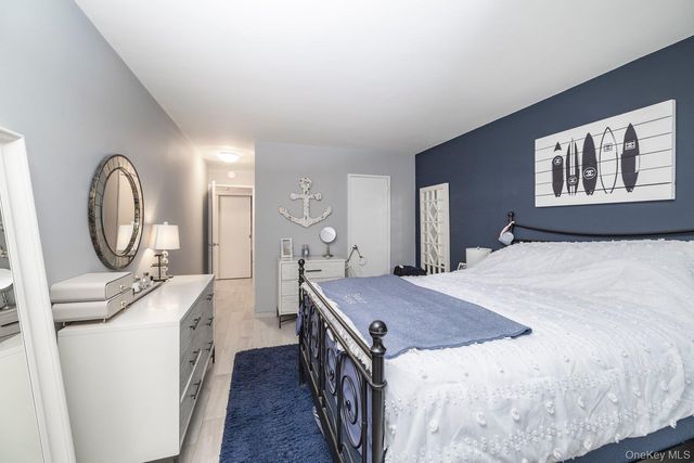 430 Shore Road 2E, Long Beach, NY 11561