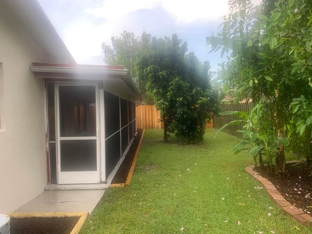9350 NW 38th Place, Sunrise, FL 33351