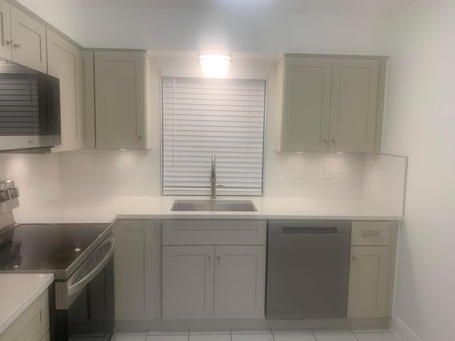 9350 NW 38th Place, Sunrise, FL 33351
