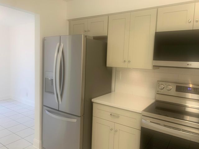 9350 NW 38th Place, Sunrise, FL 33351