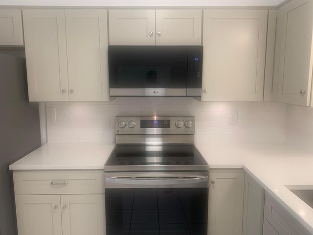 9350 NW 38th Place, Sunrise, FL 33351