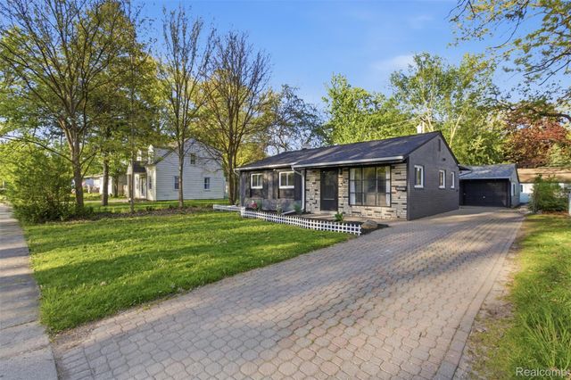 28032 FAIRFAX Street, Southfield, MI 48076