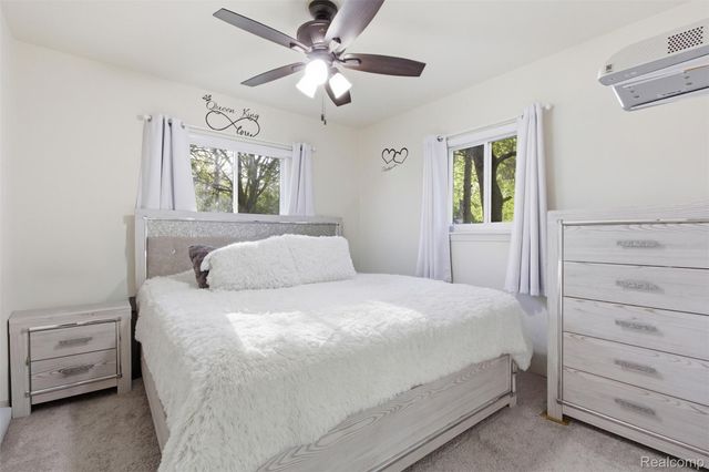 28032 FAIRFAX Street, Southfield, MI 48076