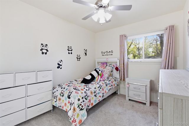 28032 FAIRFAX Street, Southfield, MI 48076