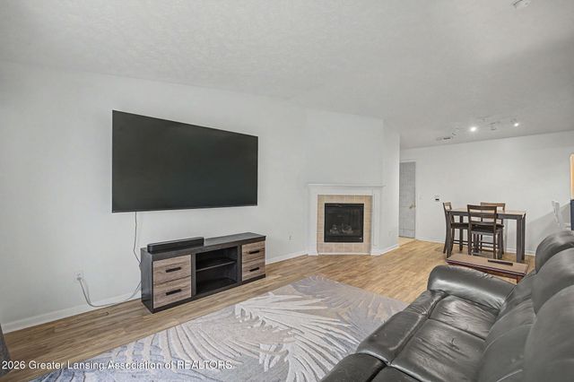 914 Carom Circle 158, Mason, MI 48854