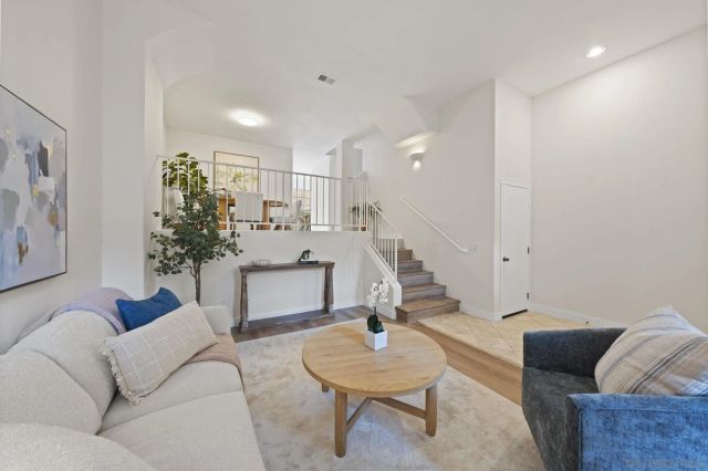 12559 El Camino Real B, San Diego, CA 92130