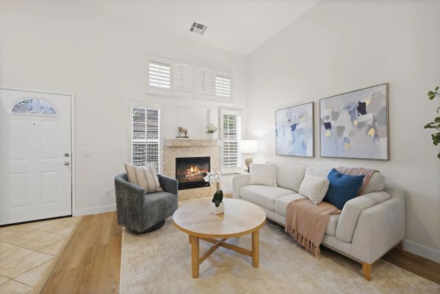 12559 El Camino Real B, San Diego, CA 92130