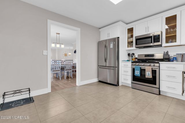 39 Green Island Road, Toms River, NJ 08753