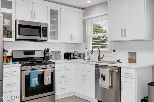 39 Green Island Road, Toms River, NJ 08753
