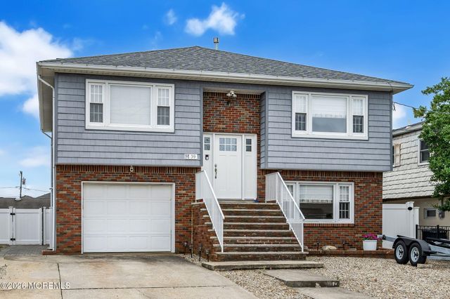 39 Green Island Road, Toms River, NJ 08753