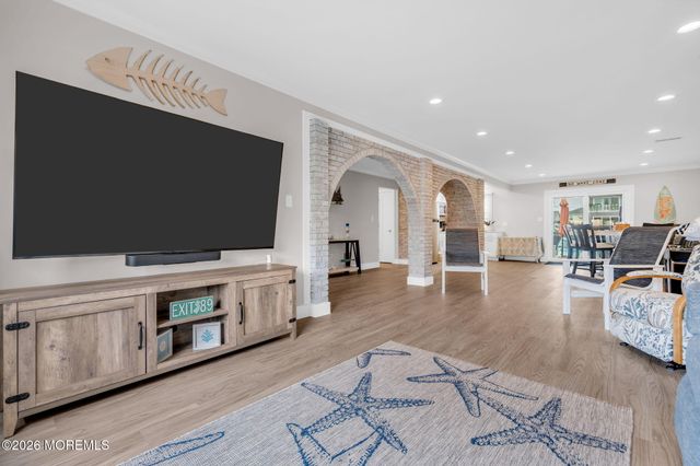 39 Green Island Road, Toms River, NJ 08753