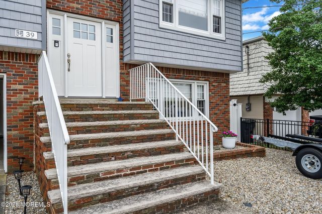 39 Green Island Road, Toms River, NJ 08753