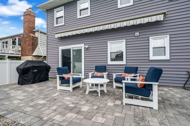 39 Green Island Road, Toms River, NJ 08753