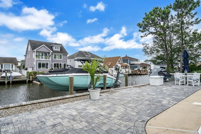 39 Green Island Road, Toms River, NJ 08753