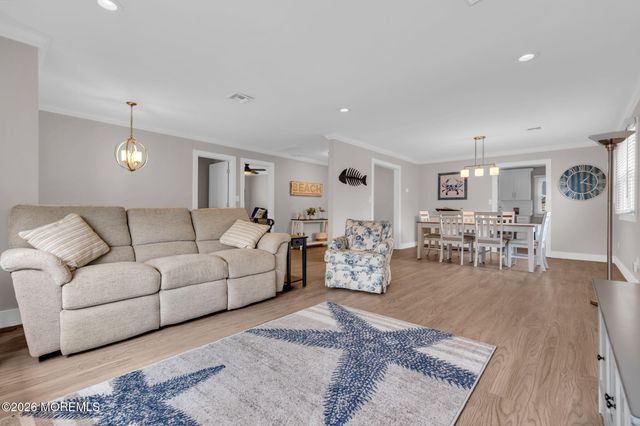 39 Green Island Road, Toms River, NJ 08753
