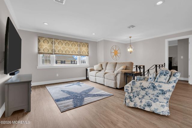 39 Green Island Road, Toms River, NJ 08753