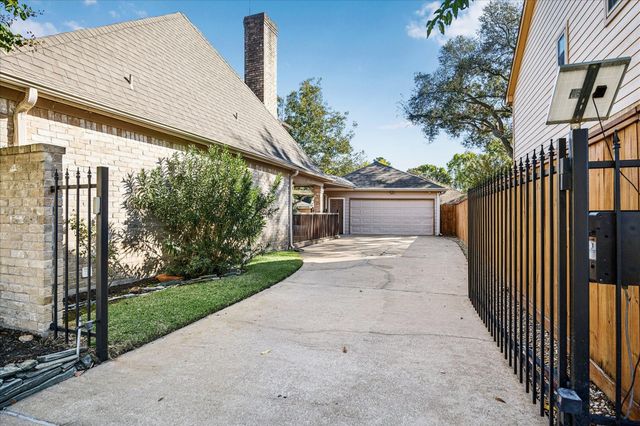 11415 Del Monte Drive, Houston, TX 77077