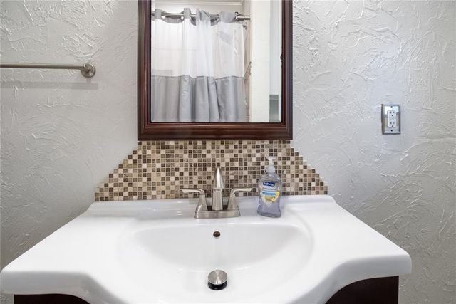 1821 N Roff Avenue, Oklahoma City, OK 73107
