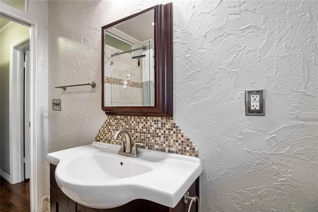1821 N Roff Avenue, Oklahoma City, OK 73107