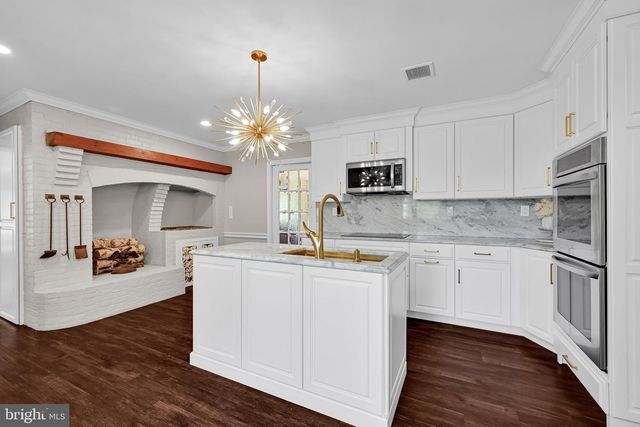 98 HIGHLAND AVE, Ephrata, PA 17522