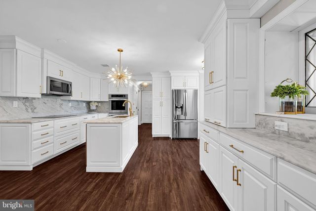 98 HIGHLAND AVE, Ephrata, PA 17522