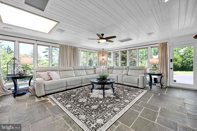 98 HIGHLAND AVE, Ephrata, PA 17522
