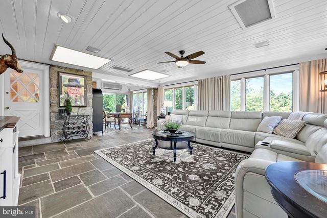 98 HIGHLAND AVE, Ephrata, PA 17522