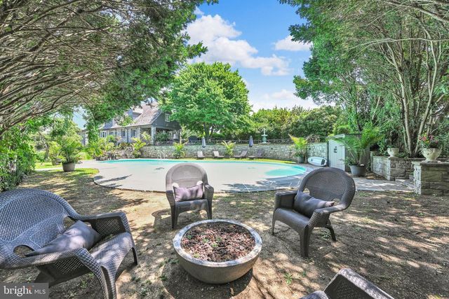 98 HIGHLAND AVE, Ephrata, PA 17522