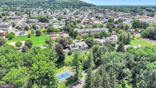 98 HIGHLAND AVE, Ephrata, PA 17522