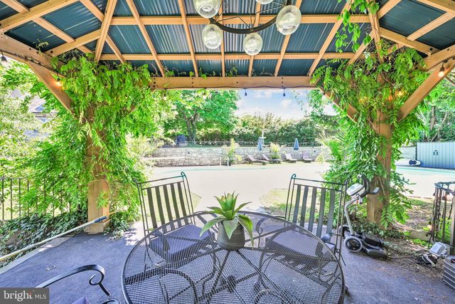 98 HIGHLAND AVE, Ephrata, PA 17522