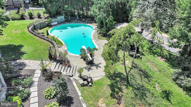 98 HIGHLAND AVE, Ephrata, PA 17522