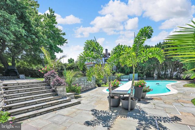 98 HIGHLAND AVE, Ephrata, PA 17522