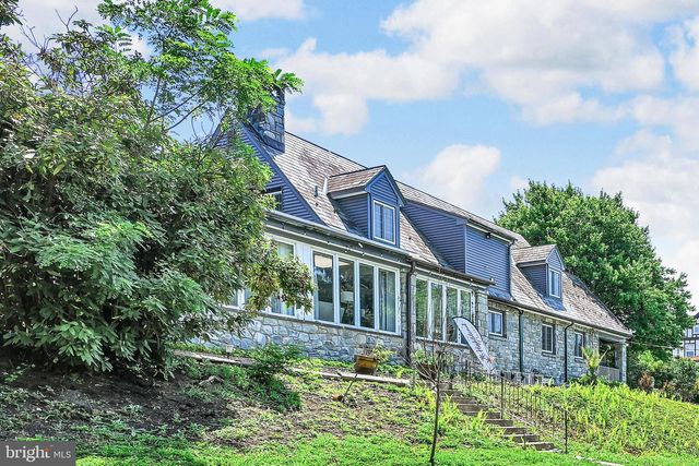 98 HIGHLAND AVE, Ephrata, PA 17522