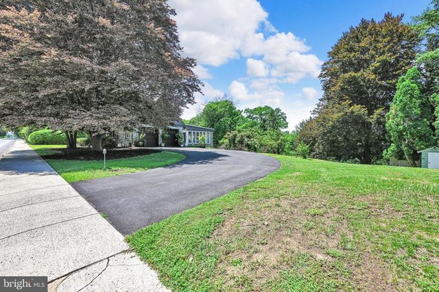 98 HIGHLAND AVE, Ephrata, PA 17522