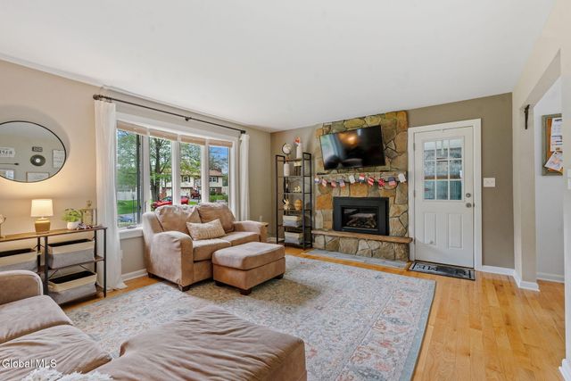 15 Meadow Lane, East Greenbush, NY 12144