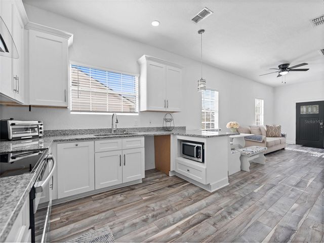 2903 W IVY STREET, Tampa, FL 33607