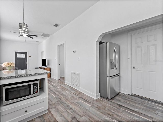 2903 W IVY STREET, Tampa, FL 33607